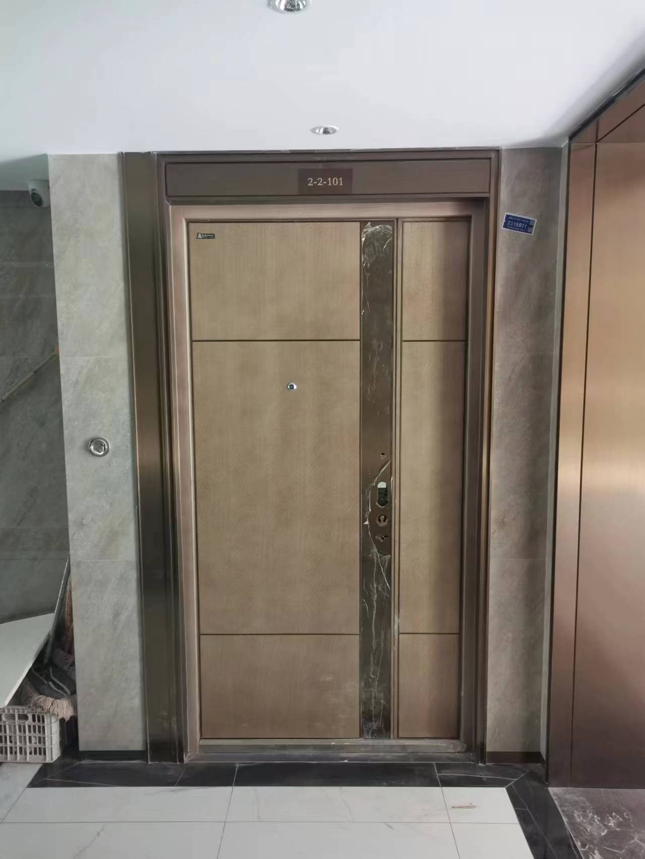 臨沂電梯門套上門安裝